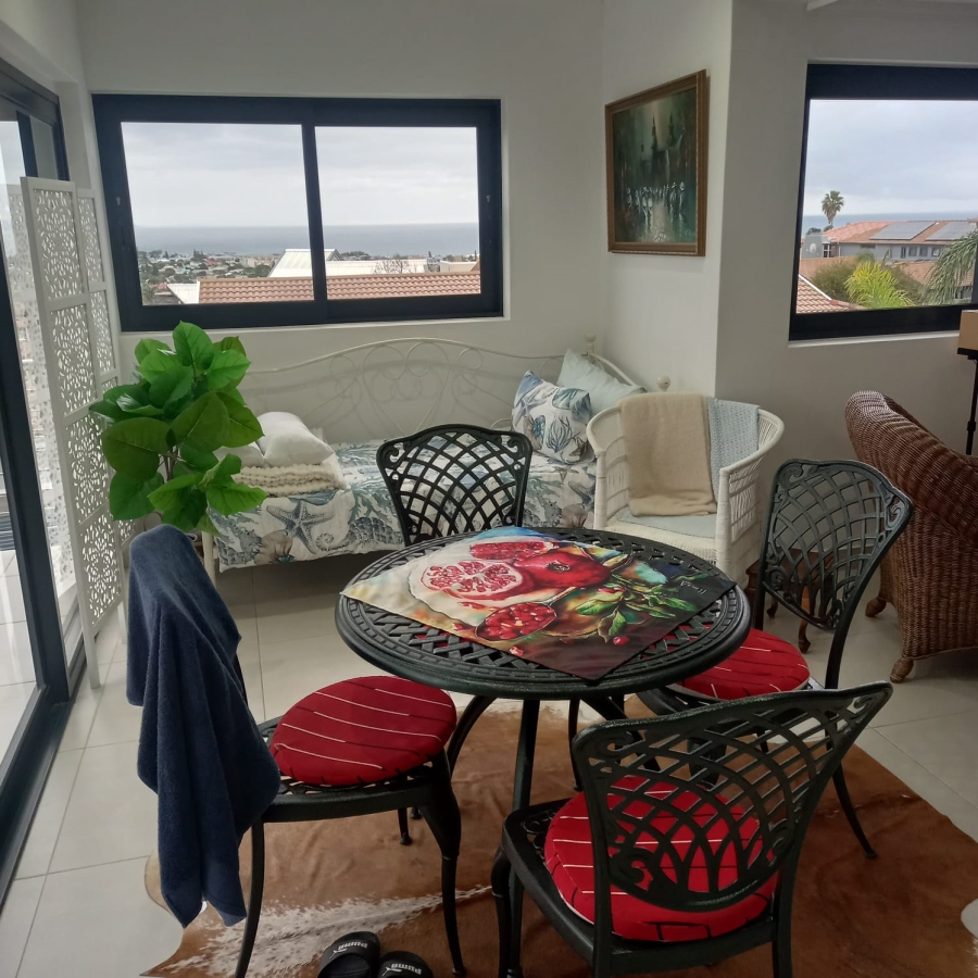 4 Bedroom Property for Sale in Menkenkop Western Cape